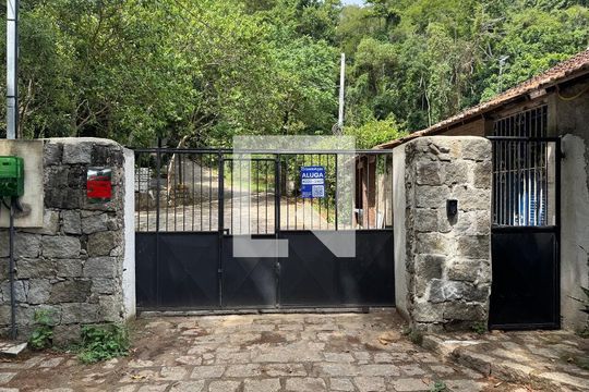 Plaquinha Quinto Andar de casa para alugar com 1 quarto, 30m² em Recreio dos Bandeirantes, Rio de Janeiro