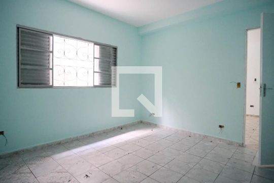 Quarto  de casa para alugar com 2 quartos, 100m² em Jardim Três Marias, São Paulo