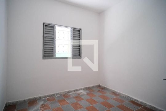 Quarto 2 de casa para alugar com 2 quartos, 100m² em Jardim Três Marias, São Paulo