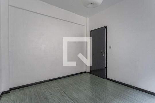 Quarto de apartamento à venda com 1 quarto, 30m² em Floresta, Porto Alegre