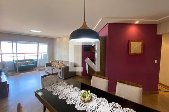 Apartamento à venda com 3 quartos, 134m² em Vila Assunção, Santo André