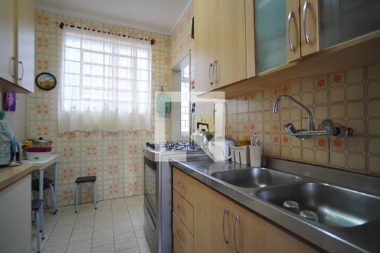 Cozinha de apartamento para alugar com 3 quartos, 128m² em Santa Cecília, Porto Alegre