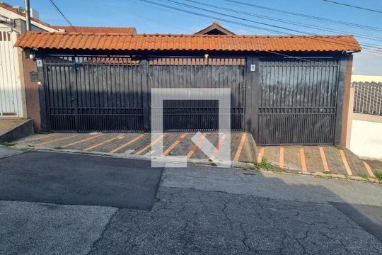 Fachada de casa à venda com 3 quartos, 350m² em Santa Teresinha, São Paulo