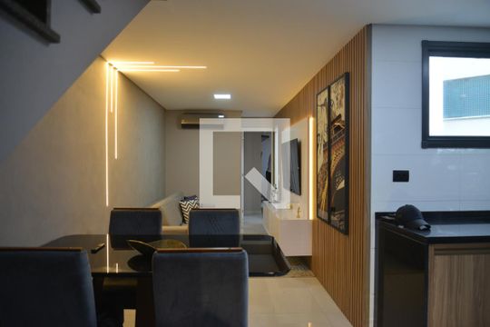 Apartamento à venda com 2 quartos, 117m² em Campestre, Santo André