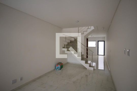 Casa à venda com 3 quartos, 110m² em Jardim Avelino, São Paulo