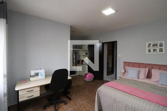 Suíte de casa à venda com 5 quartos, 300m² em Vila Formosa, São Paulo