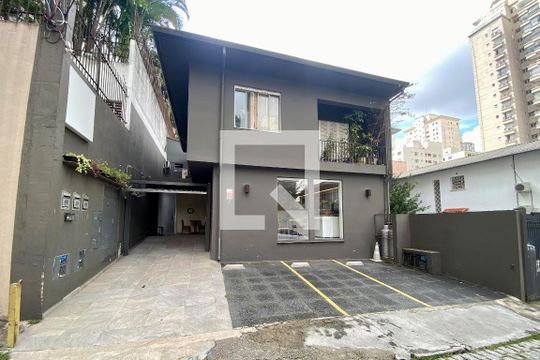 Fachada de casa para alugar com 1 quarto, 30m² em Paraíso, São Paulo