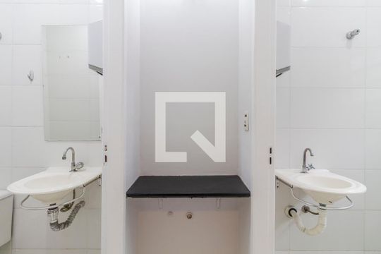 Banheiro de casa para alugar com 1 quarto, 30m² em Paraíso, São Paulo