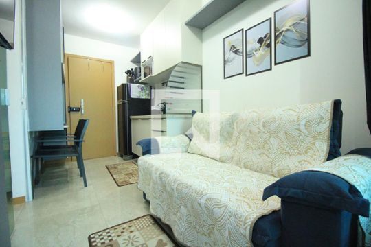 Sala de apartamento para alugar com 1 quarto, 37m² em Boca do Rio, Salvador