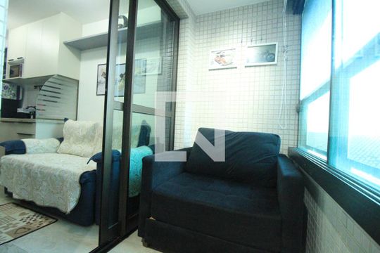 Varanda da Sala de apartamento para alugar com 1 quarto, 37m² em Boca do Rio, Salvador