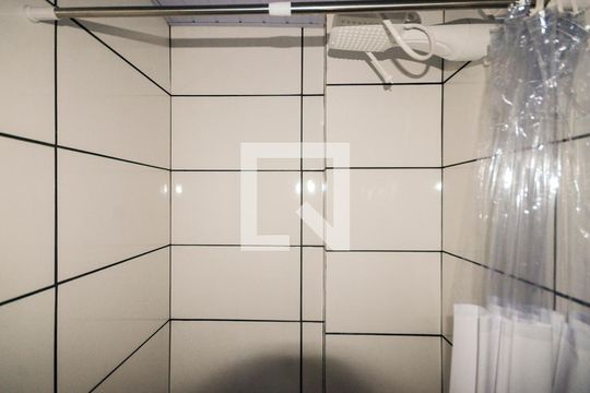 Banheiro de kitnet/studio para alugar com 1 quarto, 12m² em São Cristóvão, Rio de Janeiro