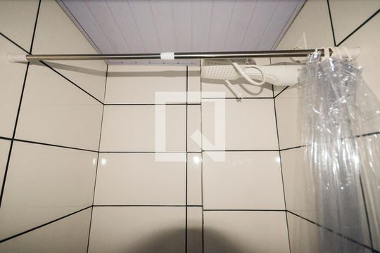 Banheiro de kitnet/studio para alugar com 1 quarto, 12m² em São Cristóvão, Rio de Janeiro