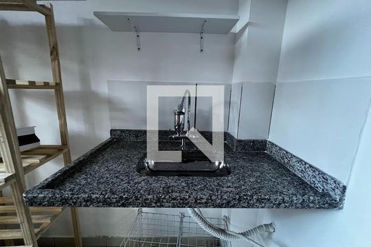 Cozinha de kitnet/studio para alugar com 1 quarto, 12m² em São Cristóvão, Rio de Janeiro