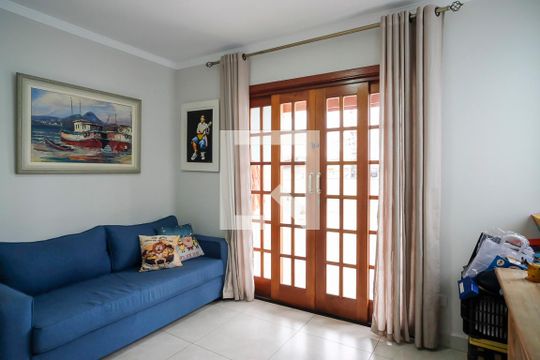 Sala de TV de casa à venda com 4 quartos, 280m² em Vila Mariza, São Bernardo do Campo