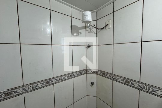 Banheiro de apartamento para alugar com 2 quartos, 51m² em Santos Dumont, São Leopoldo