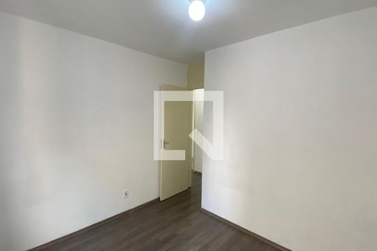 Quarto 1 de apartamento à venda com 2 quartos, 54m² em Vila Lutécia, Santo André