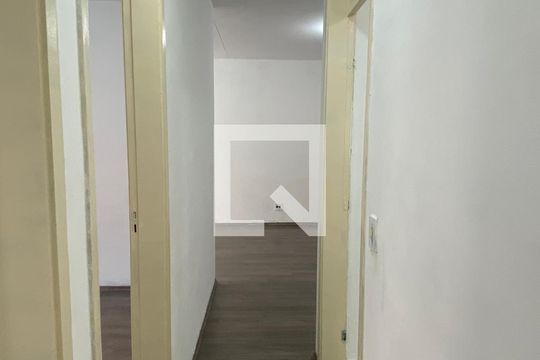Corredor para os Quartos de apartamento à venda com 2 quartos, 54m² em Vila Lutécia, Santo André