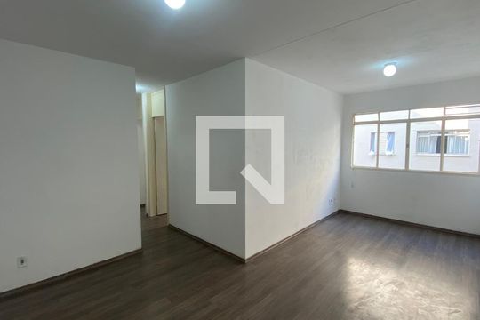 Sala de apartamento à venda com 2 quartos, 54m² em Vila Lutécia, Santo André