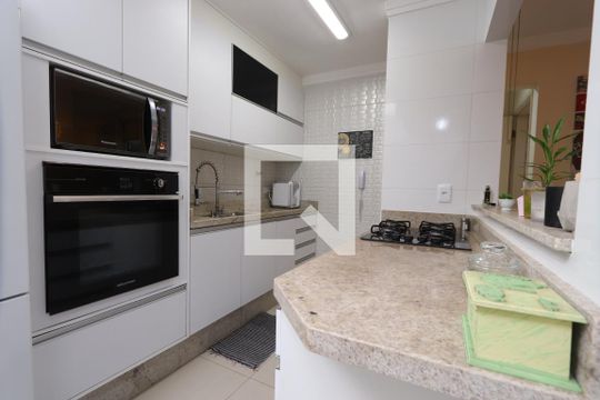 Cozinha de casa de condomínio à venda com 2 quartos, 86m² em Jardim Guairaca, São Paulo