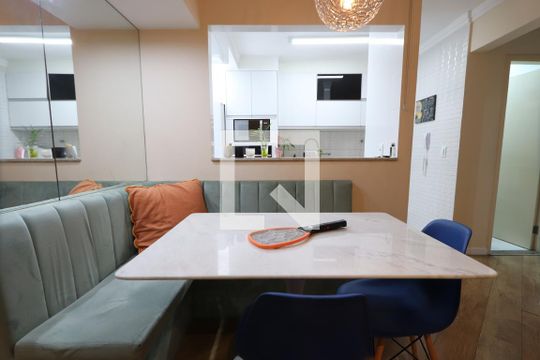Sala de casa de condomínio à venda com 2 quartos, 86m² em Jardim Guairaca, São Paulo