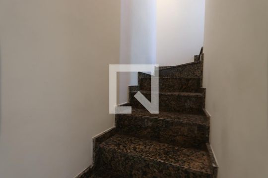 Escada de casa de condomínio à venda com 2 quartos, 86m² em Jardim Guairaca, São Paulo