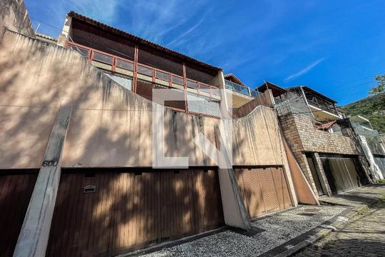 Fachada de apartamento à venda com 4 quartos, 250m² em Grajaú, Rio de Janeiro