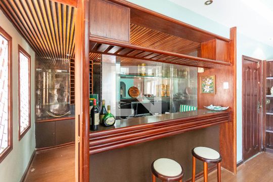 Sala de apartamento à venda com 4 quartos, 250m² em Grajaú, Rio de Janeiro