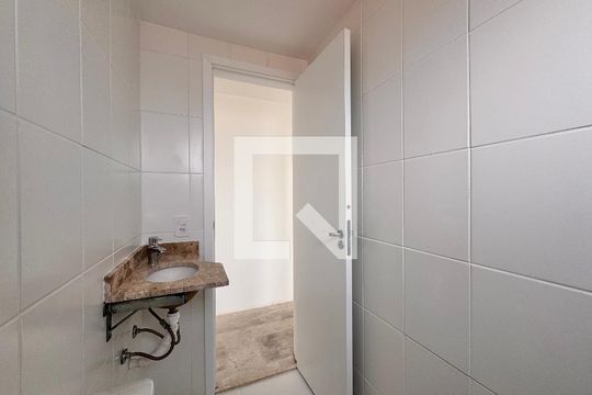 Banheiro de apartamento à venda com 2 quartos, 50m² em Campestre, Santo André