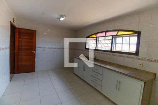 Cozinha de casa de condomínio à venda com 3 quartos, 300m² em Largo da Batalha, Niterói