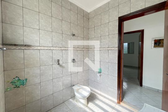 Banheiro de casa à venda com 2 quartos, 100m² em Vila Arcadia, São Paulo