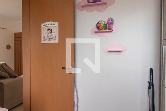 Quarto 2 de apartamento para alugar com 2 quartos, 45m² em Cruzeiro, São José dos Pinhais