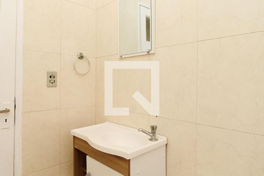 Banheiro de casa para alugar com 2 quartos, 102m² em Vila Constança, São Paulo
