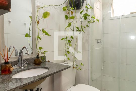 Banheiro de apartamento à venda com 2 quartos, 47m² em Jardim Colonial, São Paulo