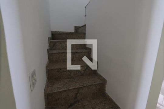 Escada de casa à venda com 3 quartos, 134m² em Vila Primavera, São Paulo