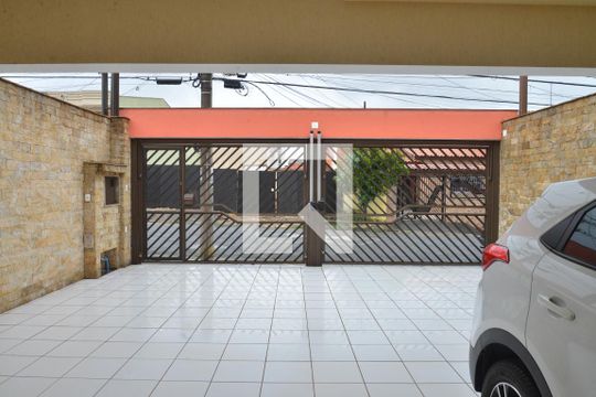 Garagem de casa para alugar com 6 quartos, 286m² em Vila Camilópolis, Santo André