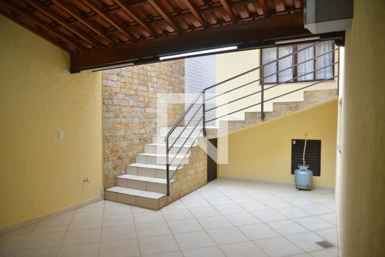 Quintal de casa para alugar com 6 quartos, 286m² em Vila Camilópolis, Santo André