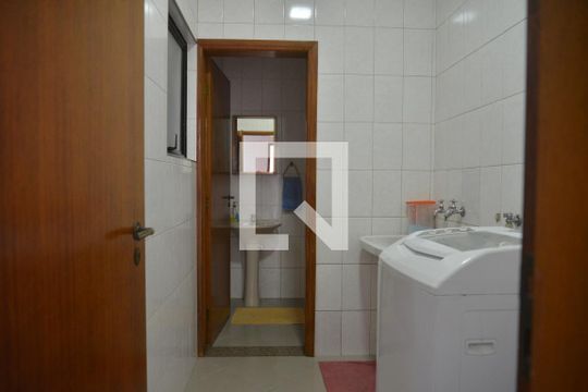 Área de Serviço de casa para alugar com 6 quartos, 286m² em Vila Camilópolis, Santo André
