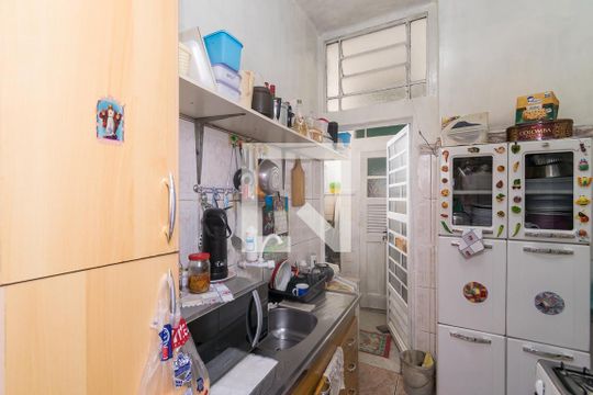 Cozinha de apartamento para alugar com 2 quartos, 70m² em Cordovil, Rio de Janeiro