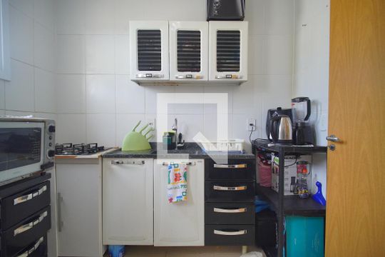 Cozinha de apartamento à venda com 2 quartos, 53m² em Primavera, Novo Hamburgo