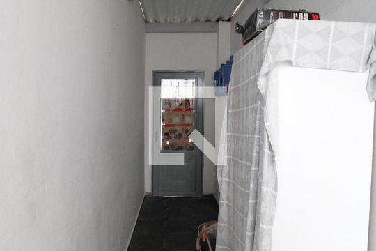 Corredor lateral de casa à venda com 3 quartos, 145m² em Vila Nova Mazzei, São Paulo
