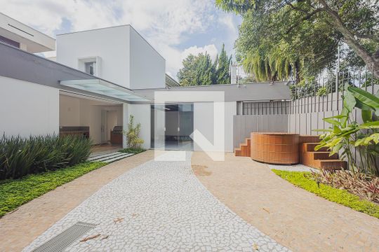 Quintal de casa à venda com 4 quartos, 359m² em Jardim Paulista, São Paulo