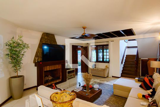Sala de casa à venda com 5 quartos, 600m² em Taquara, Rio de Janeiro