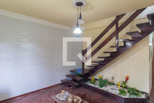Sala de casa para alugar com 3 quartos, 300m² em Igara, Canoas