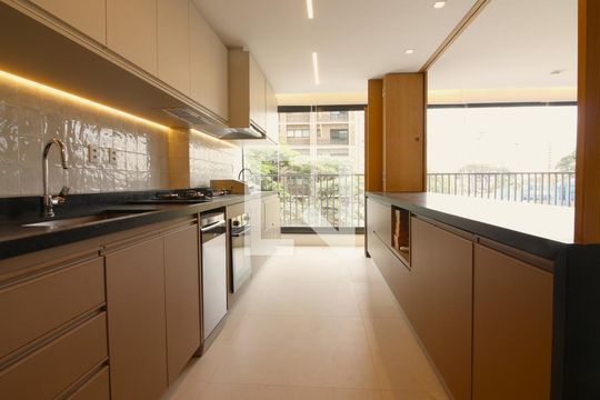 Cozinha de apartamento para alugar com 3 quartos, 147m² em Vila Nova Conceição, São Paulo