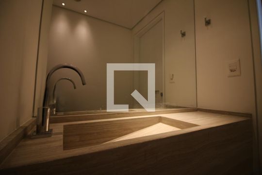 Lavabo de apartamento para alugar com 3 quartos, 147m² em Vila Nova Conceição, São Paulo