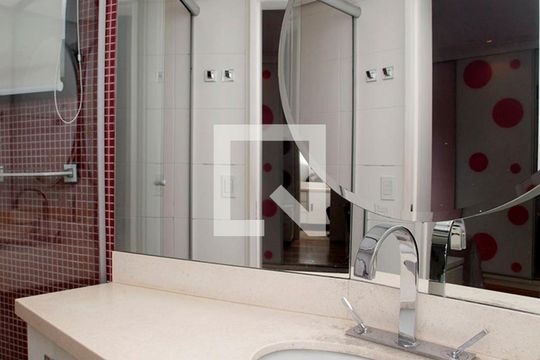 Banheiro do Quarto 2 de apartamento à venda com 3 quartos, 269m² em Auxiliadora, Porto Alegre