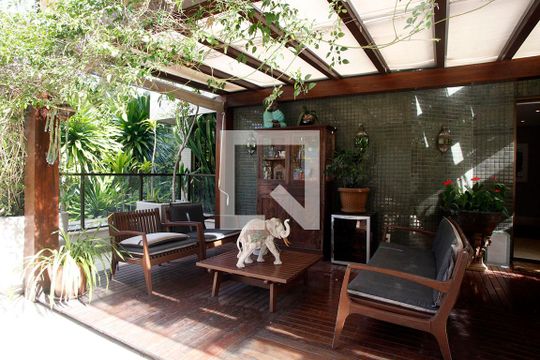 Varanda Pátio de apartamento à venda com 3 quartos, 269m² em Auxiliadora, Porto Alegre