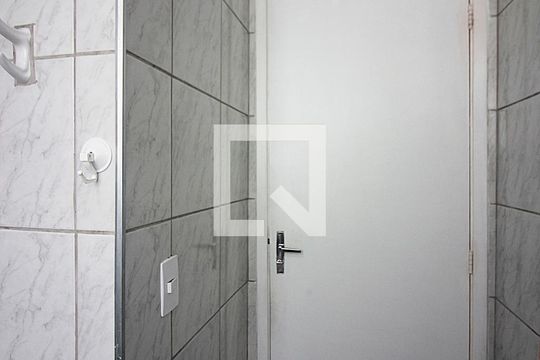 Banheiro Social de apartamento à venda com 2 quartos, 52m² em Ferrazópolis, São Bernardo do Campo