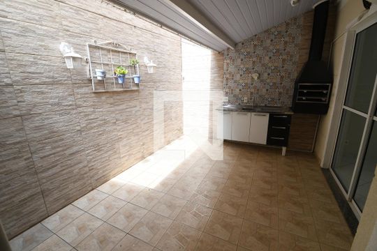 Quintal / Churrasqueira de casa de condomínio para alugar com 3 quartos, 80m² em Parque Imperador, Campinas