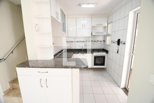 Cozinha de casa de condomínio para alugar com 3 quartos, 80m² em Parque Imperador, Campinas